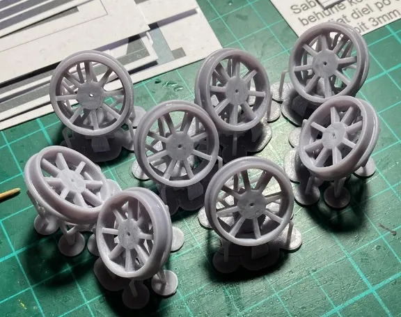 Opleny a klanicový vagón so žeriavom